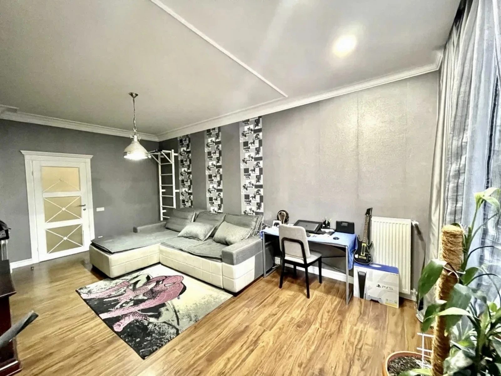 Apartments for sale. 4 rooms, 210 m², 3rd floor/10 floors. 13, Otradnaya ul., Odesa. 