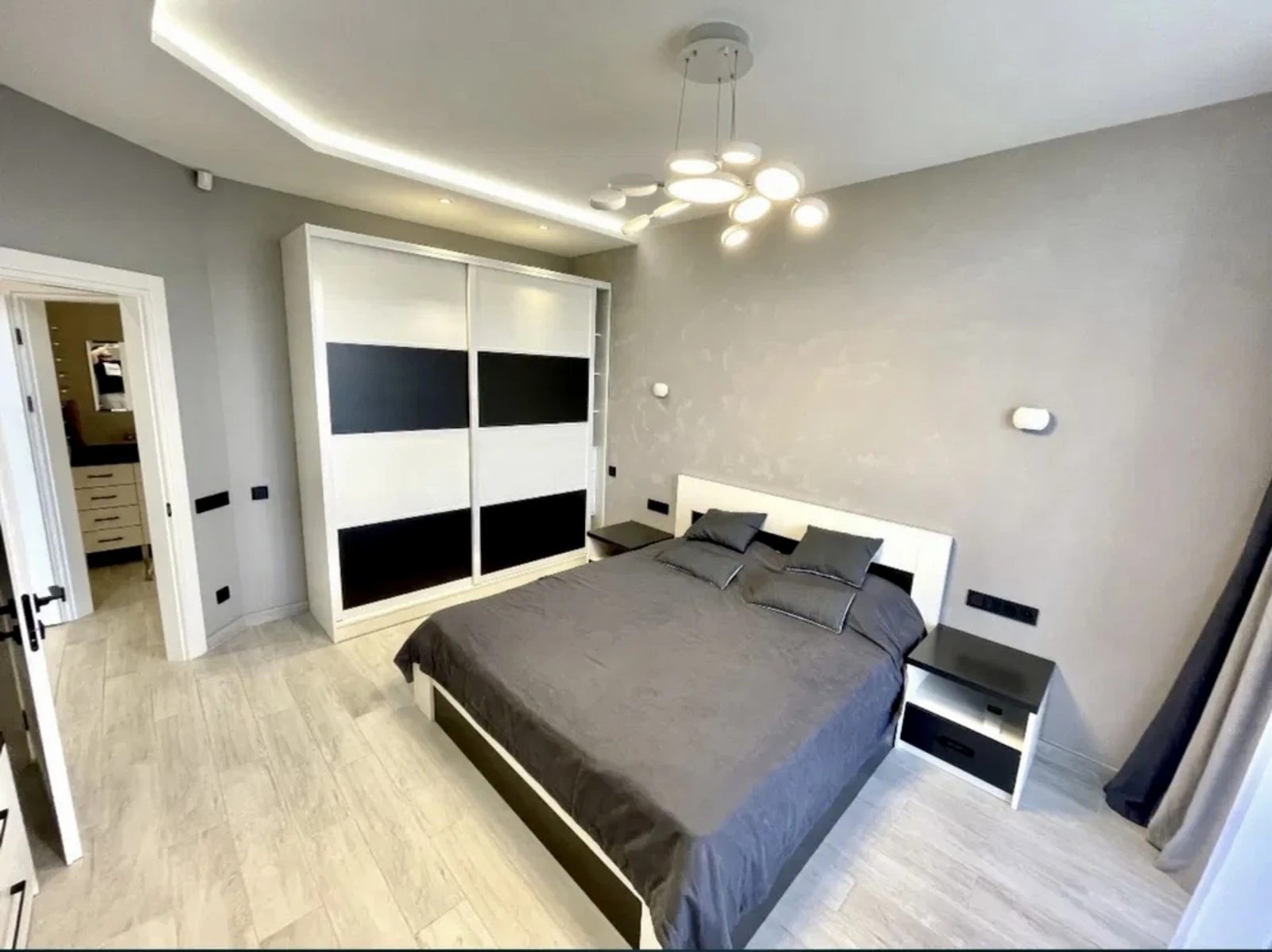 Продаж квартири. 2 rooms, 73 m², 9th floor/16 floors. Французский б-р, Одеса. 