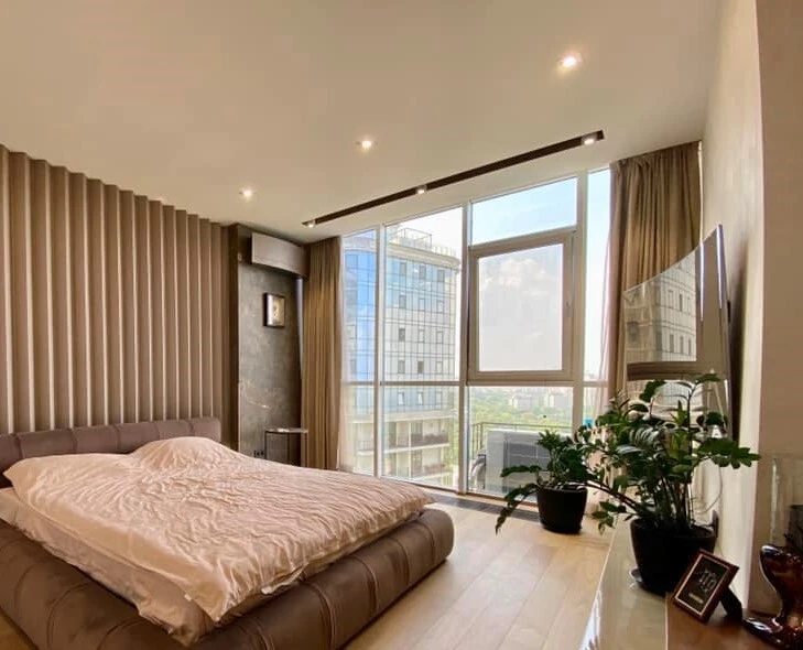 Продаж квартири. 3 rooms, 140 m², 15 floor/20 floors. 60, Французский б-р, Одеса. 