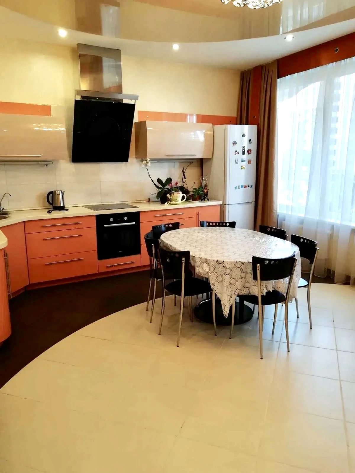 Apartments for sale. 2 rooms, 111 m², 3rd floor/16 floors. 1, Lyteraturnaya ul., Odesa. 
