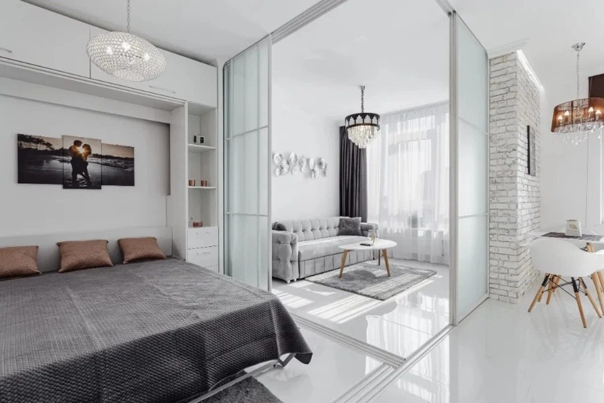 Apartments for sale. 1 room, 38 m², 19 floor/24 floors. 3, Henuezskaya ul., Odesa. 