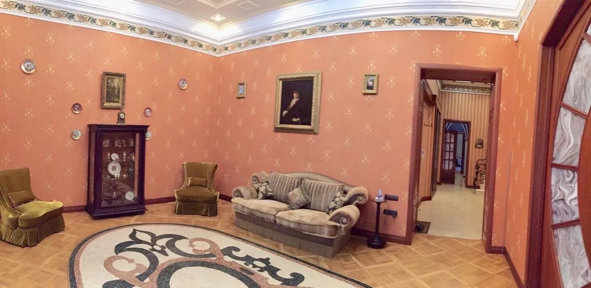 Apartments for sale. 3 rooms, 182 m², 2nd floor/3 floors. Pushkynskaya ul., Odesa. 