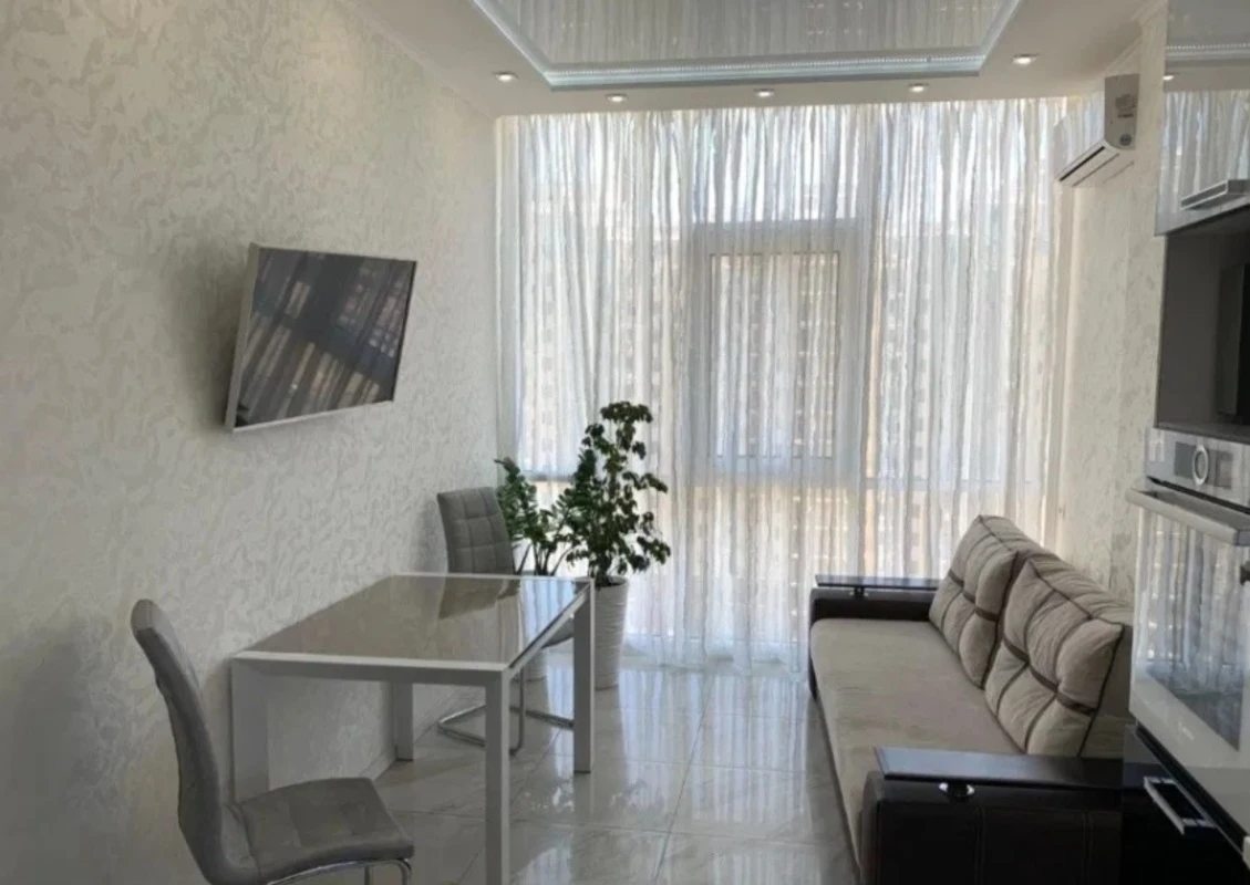 Apartments for sale. 2 rooms, 58 m², 12 floor/16 floors. Zhemchuzhnaya ul., Odesa. 