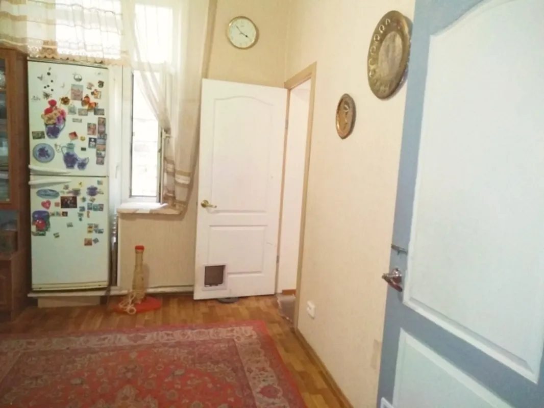 Apartments for sale. 4 rooms, 100 m², 2nd floor/3 floors. 43, Nezhynskaya ul., Odesa. 
