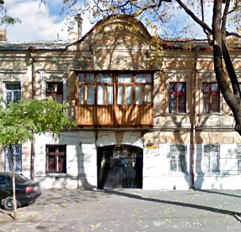 Четырехкомнатная квартира в Центре на улице Нежинской!