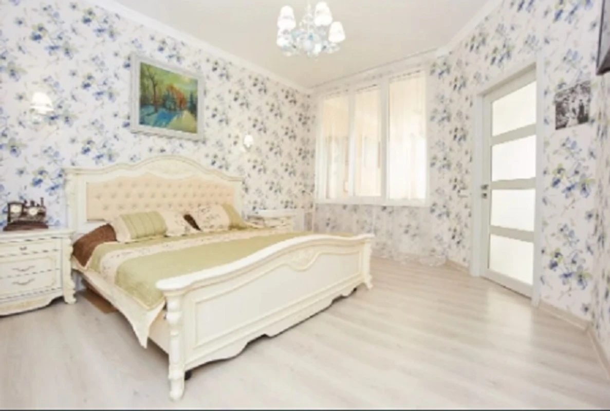 Продаж квартири. 3 rooms, 94 m², 17 floor/21 floors. Макаренко ул., Одеса. 