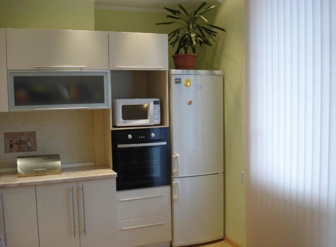 Apartments for sale. 2 rooms, 82 m², 7th floor/16 floors. Balkovskaya ul., Odesa. 