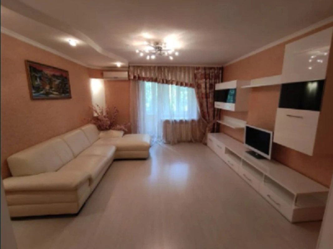 Apartments for sale. 2 rooms, 55 m², 2nd floor/10 floors. 47, Malynovskoho ul., Odesa. 