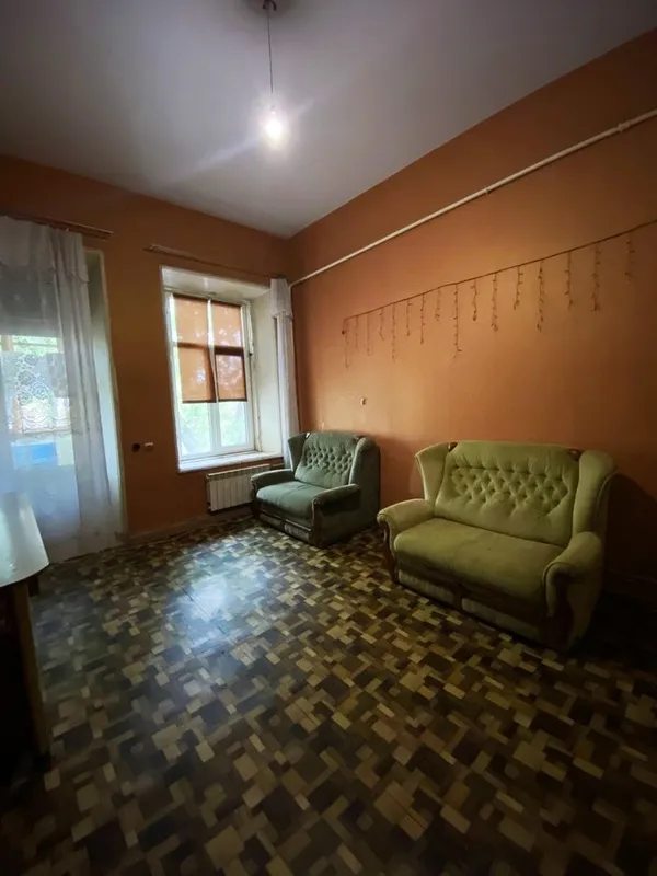 Apartments for sale. 4 rooms, 83 m², 2nd floor/2 floors. Kolontaevskaya ul., Odesa. 