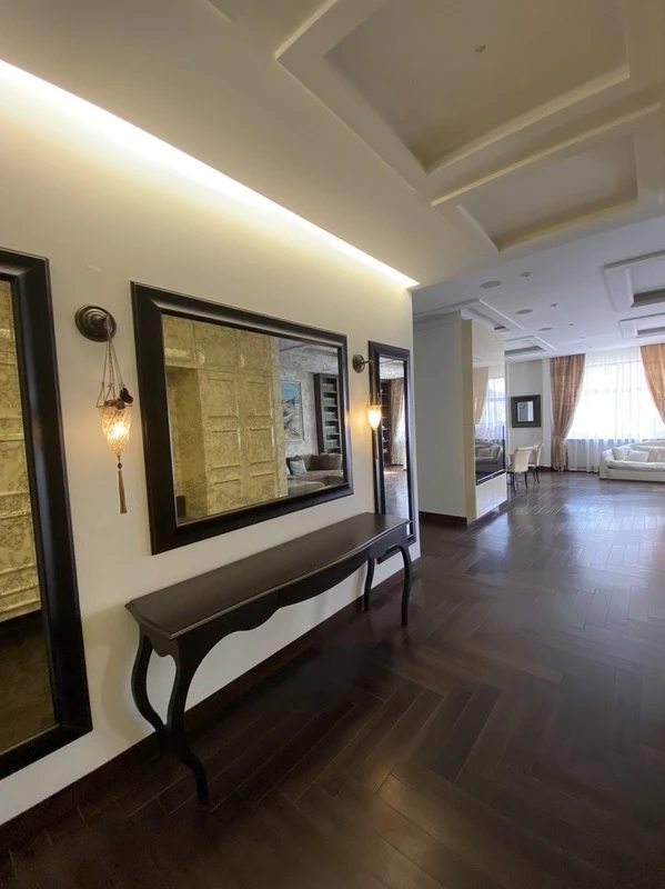 Продаж квартири. 3 rooms, 196 m², 8th floor/22 floors. 1, Генуэзская ул., Одеса. 