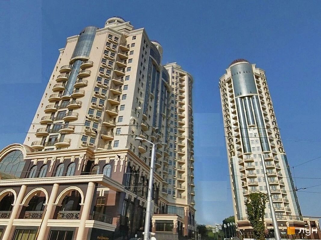 Продаж квартири. 2 rooms, 144 m², 6th floor/22 floors. 1, Генуэзская ул., Одеса. 