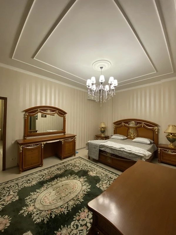 Apartments for sale. 2 rooms, 142 m², 7th floor/22 floors. 1, Henuezskaya ul., Odesa. 