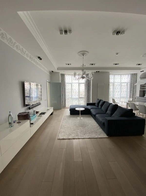 Apartments for sale. 3 rooms, 163 m², 13 floor/22 floors. 1, Henuezskaya ul., Odesa. 