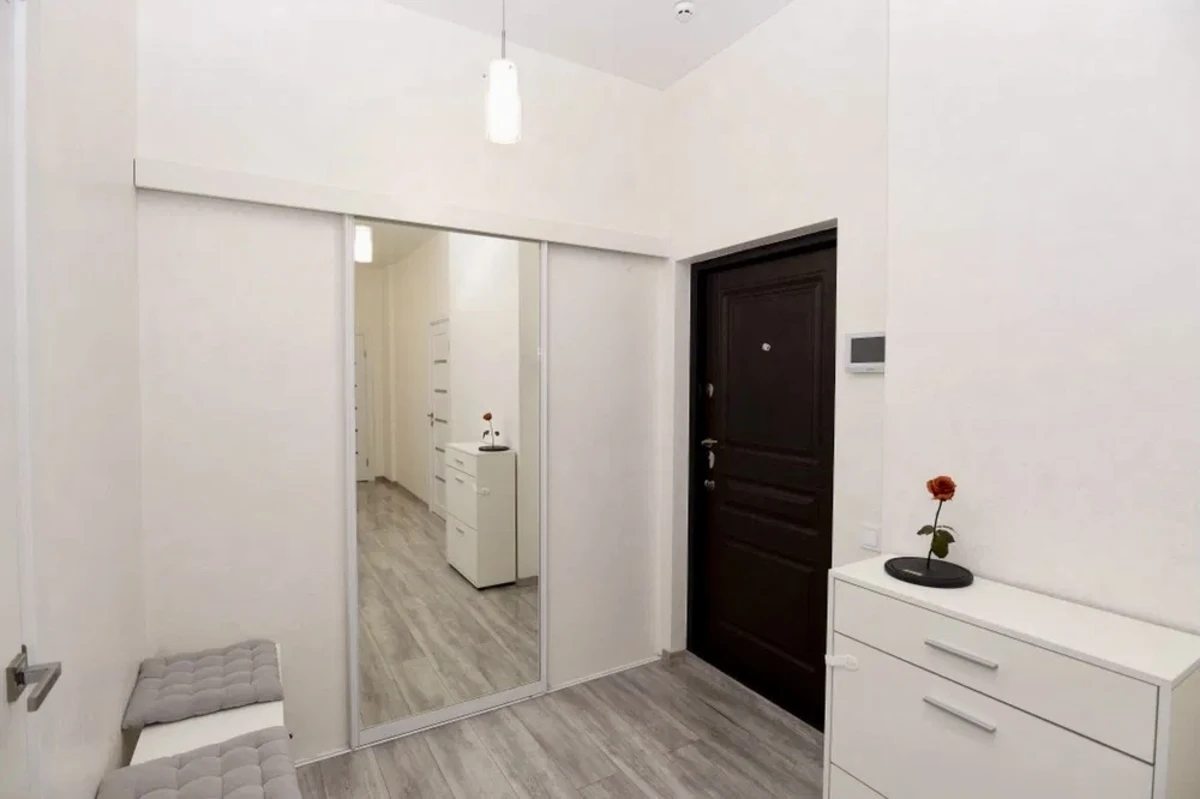 Apartments for sale. 2 rooms, 70 m², 15 floor/24 floors. 26, Frantsuzskyy b-r, Odesa. 
