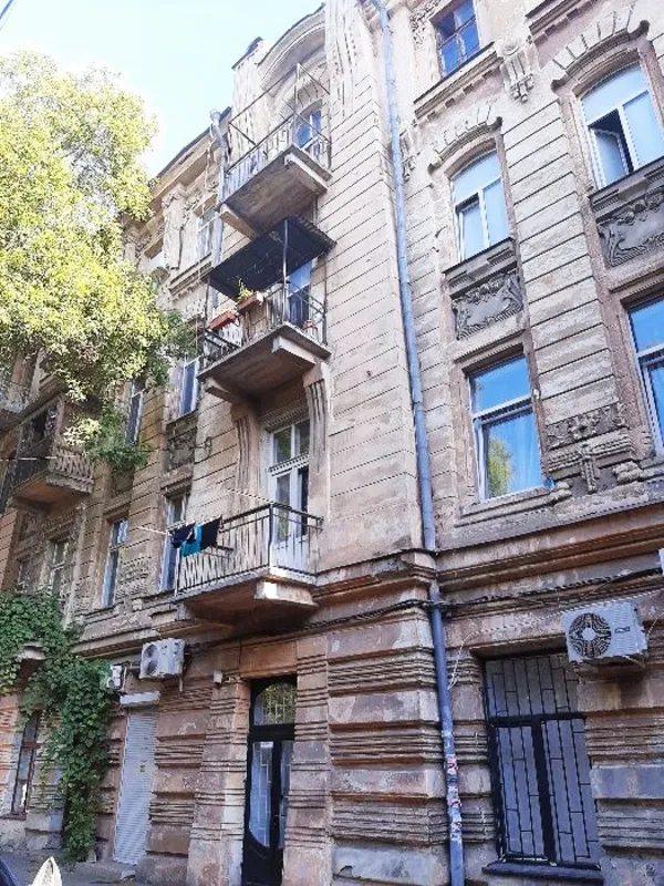 Apartments for sale. 4 rooms, 160 m², 3rd floor/4 floors. 72, Uspenskaya ul., Odesa. 