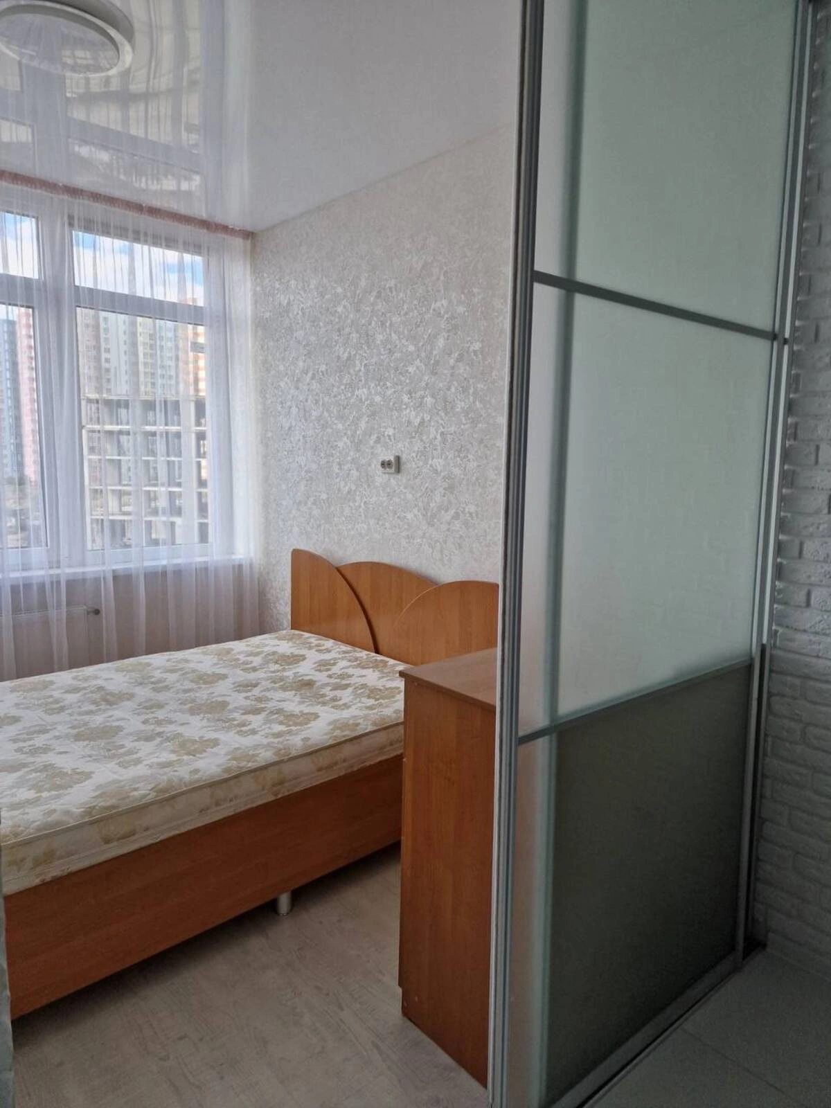 Apartments for sale. 1 room, 40 m², 4th floor/19 floors. 1, Zhemchuzhnaya ul., Odesa. 
