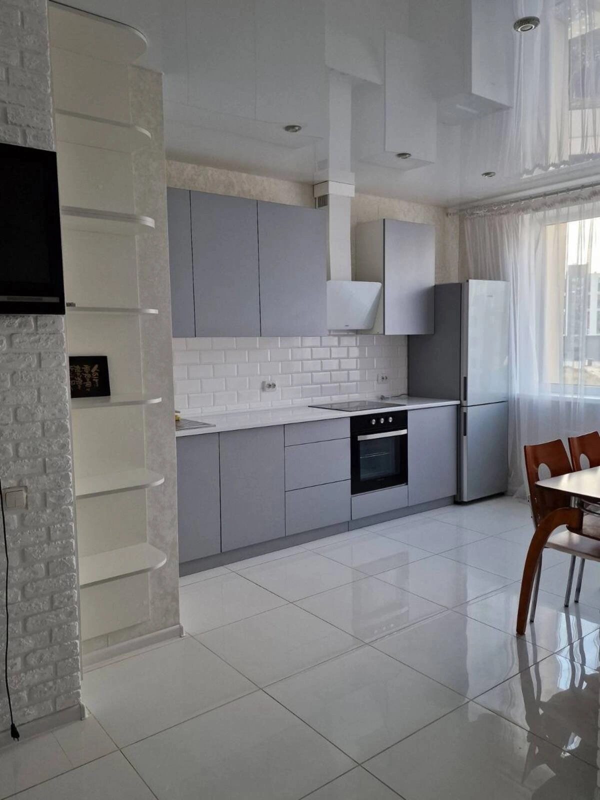 Продаж квартири 1 кімната, 40 m², 4 пов./19 поверхів. 1, Жемчужная ул., Одеса. 