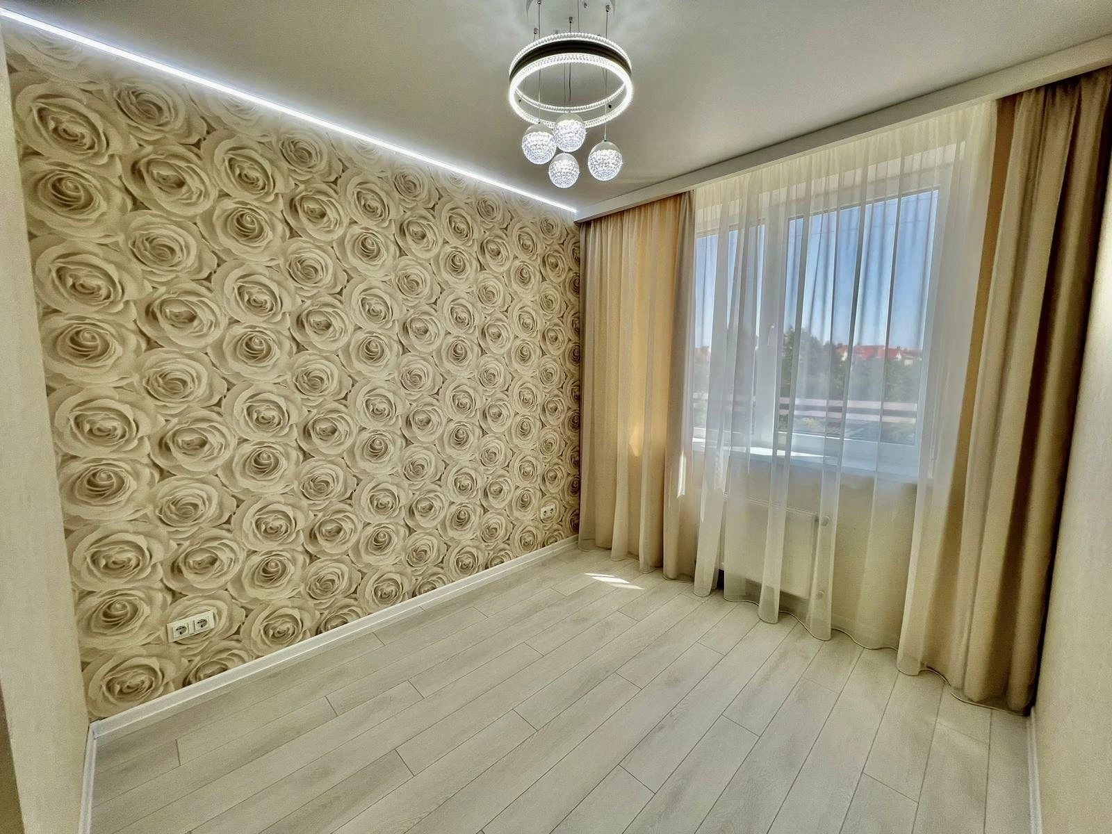 Apartments for sale. 2 rooms, 57 m², 2nd floor/19 floors. 8, Zhemchuzhnaya ul., Odesa. 