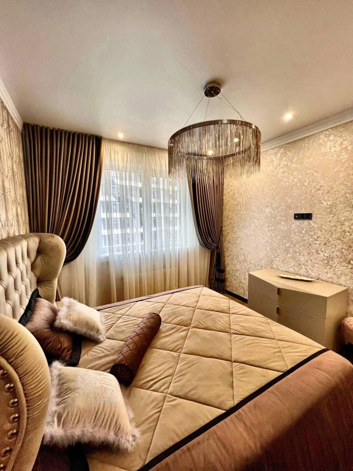 Продаж квартири. 3 rooms, 88 m², 18 floor/24 floors. 3, Генуэзская ул., Одеса. 