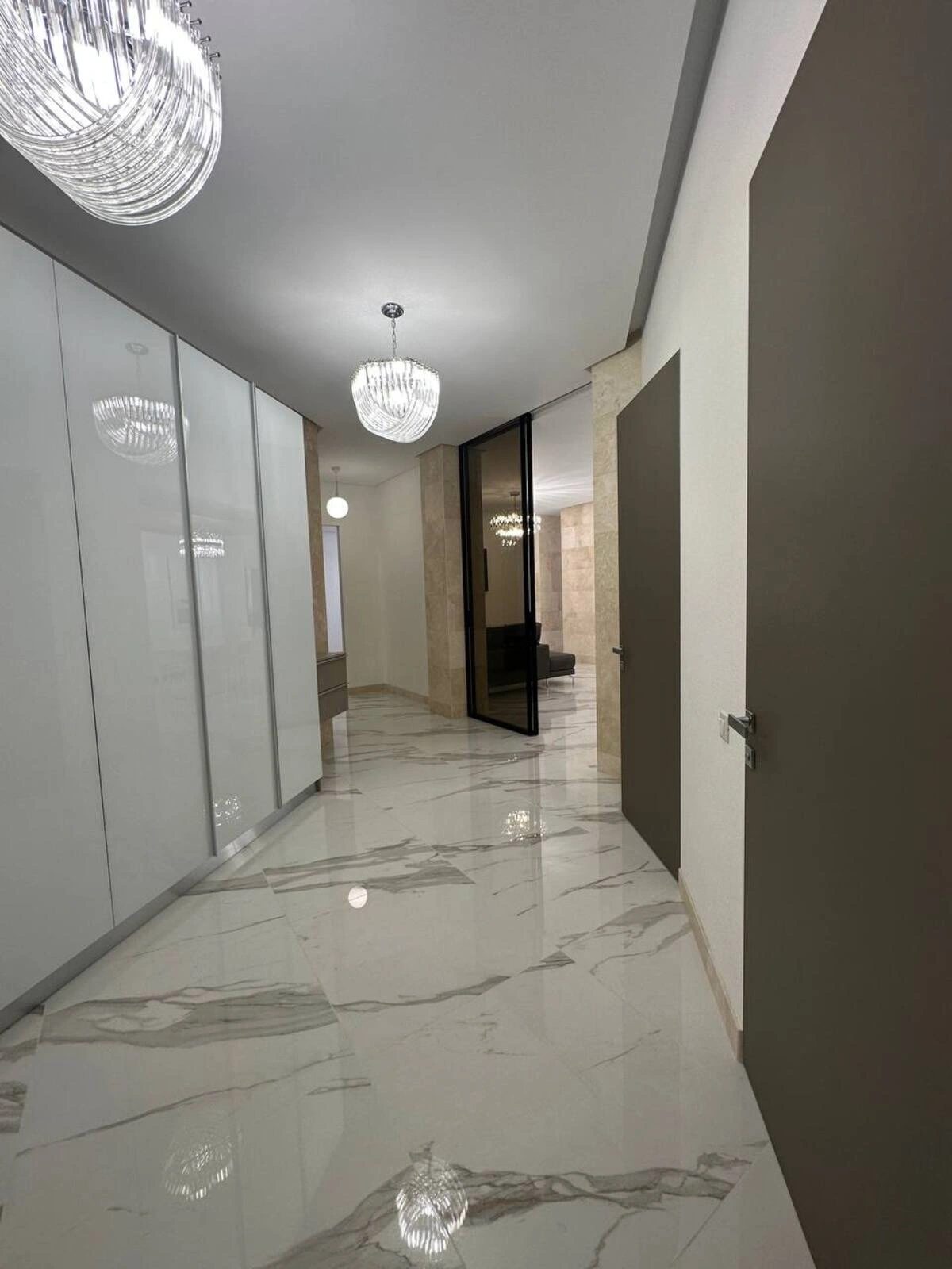 Apartments for sale. 3 rooms, 170 m², 8th floor/12 floors. 9, Karkashadze per., Odesa. 