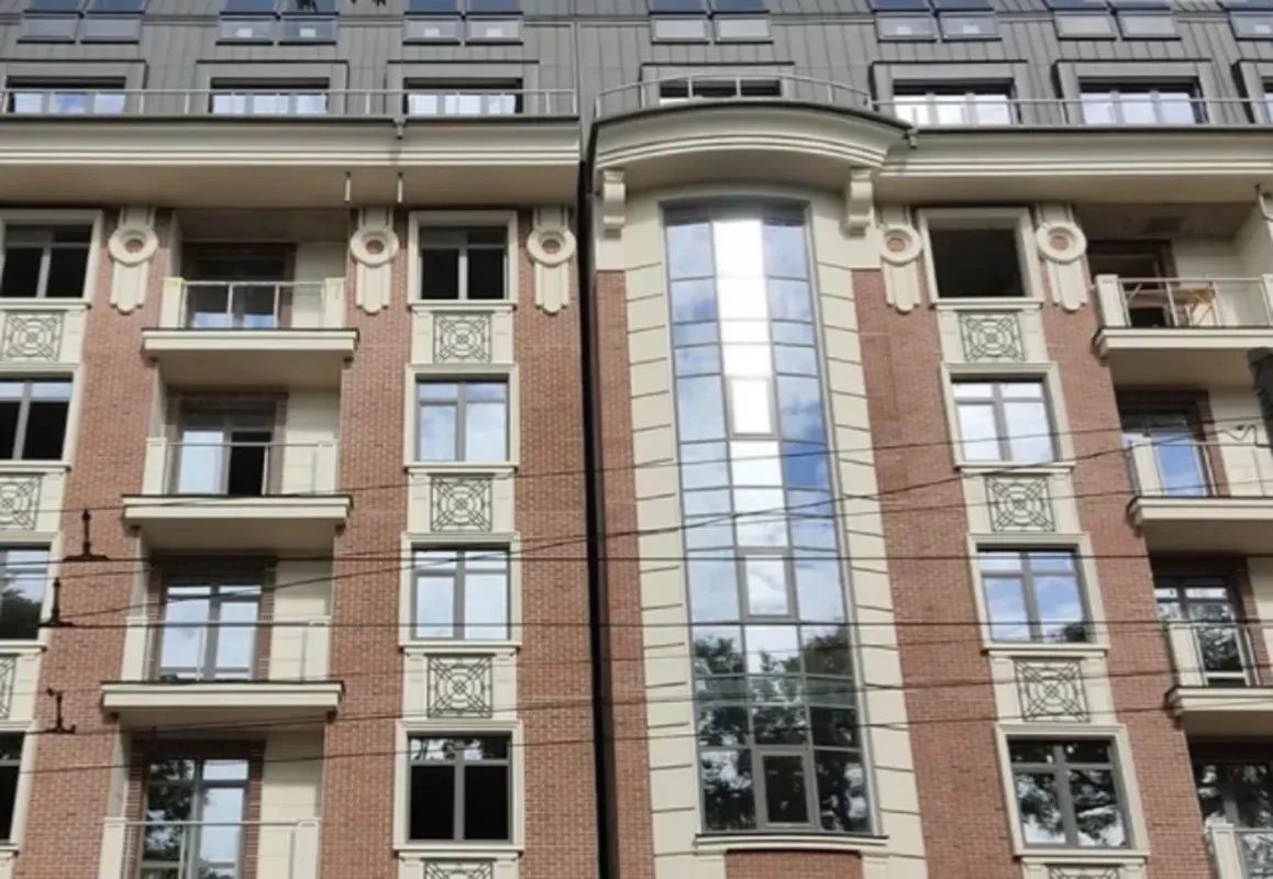 Apartments for sale. 2 rooms, 85 m², 4th floor/7 floors. 3, Evreyskaya ul., Odesa. 