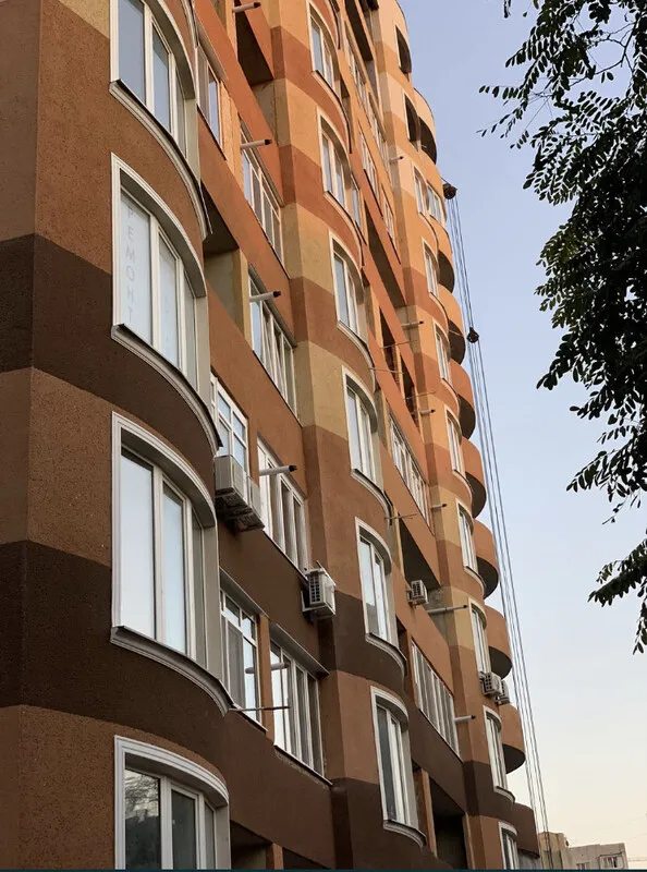 Apartments for sale. 3 rooms, 115 m², 4th floor/10 floors. Zooparkovaya ul., Odesa. 