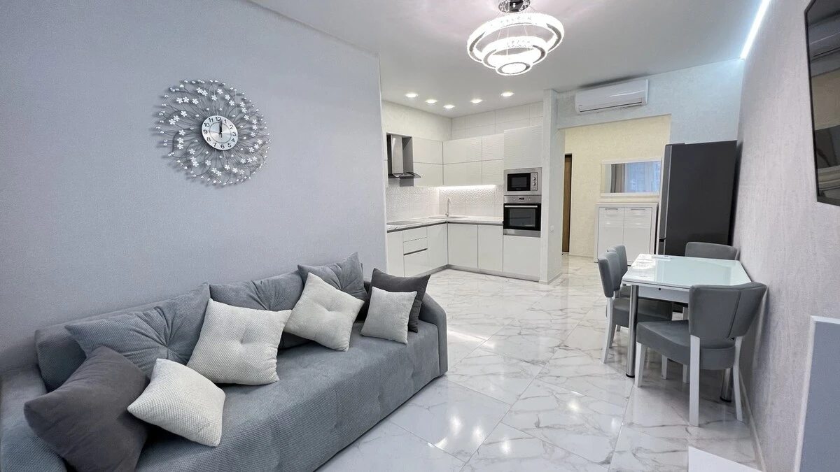 Apartments for sale. 2 rooms, 70 m², 20 floor/24 floors. 19, Haharyna pr., Odesa. 