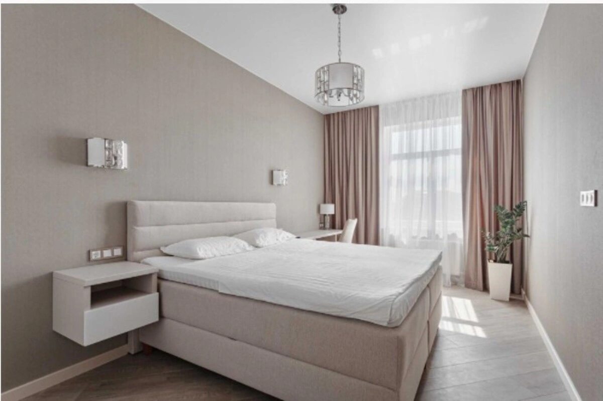 Apartments for sale. 1 room, 52 m², 12 floor/18 floors. 16, Leontovycha vul., Odesa. 