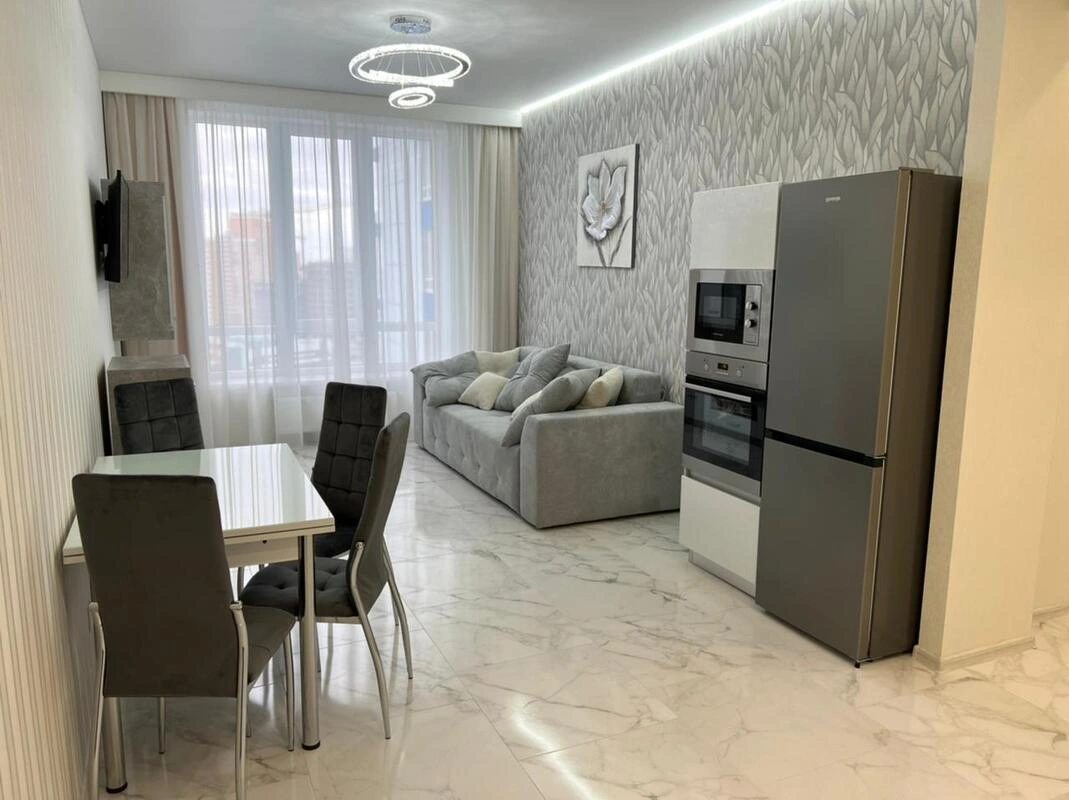Продаж квартири. 2 rooms, 70 m², 14 floor/24 floors. 135, Толбухина ул., Одеса. 