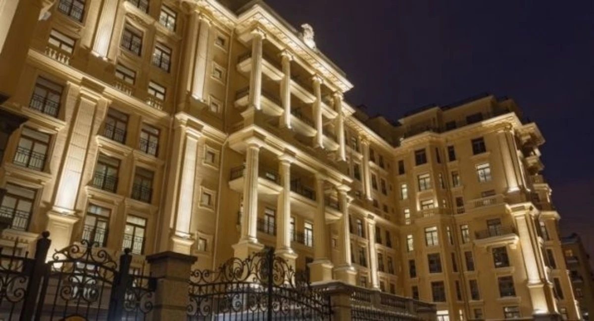 Apartments for sale. 1 room, 48 m², 5th floor/7 floors. 3, Evreyskaya ul., Odesa. 