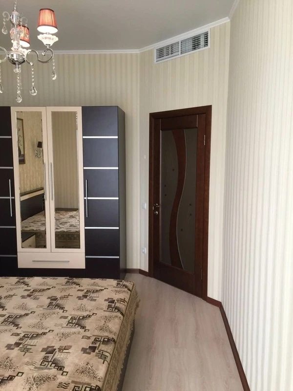 Продаж квартири. 2 rooms, 59 m², 9th floor/10 floors. 18, Малиновского ул., Одеса. 