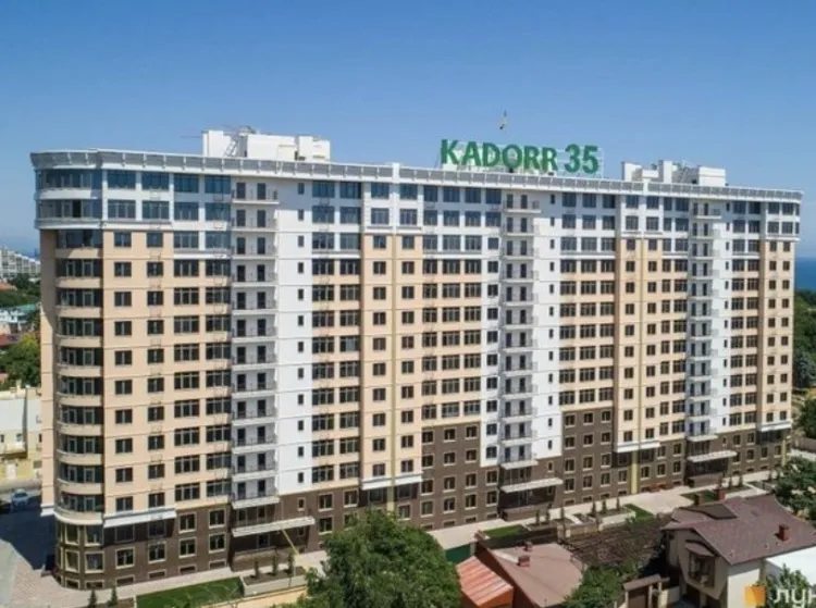 Продаж квартири. 3 rooms, 95 m², 9th floor/14 floors. 8, Литературная ул., Одеса. 