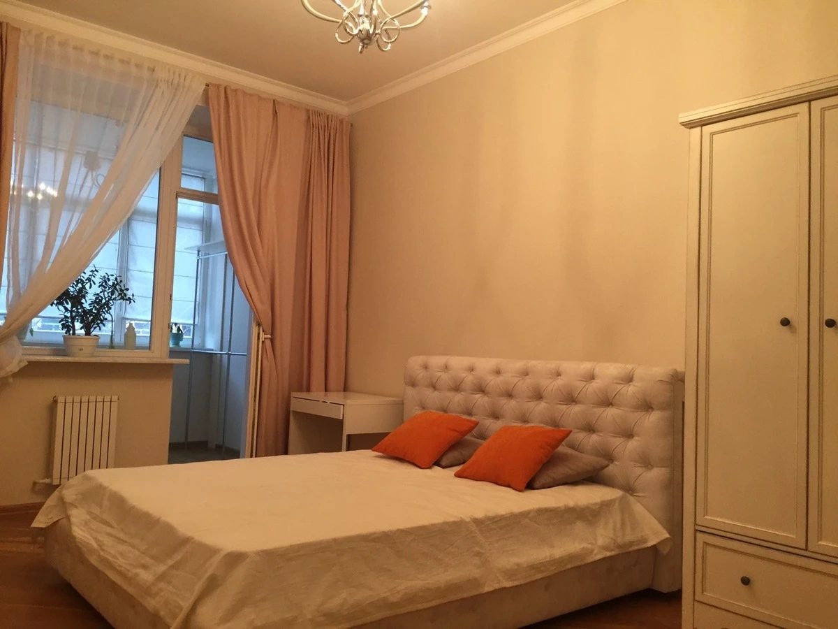 Продаж квартири. 3 rooms, 126 m², 2nd floor/8 floors. 2, Довженко ул., Одеса. 
