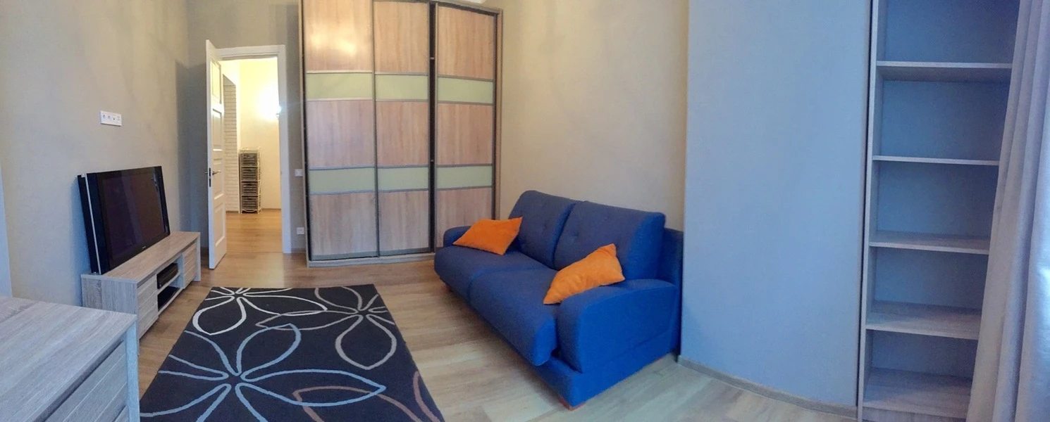 Apartments for sale. 3 rooms, 126 m², 2nd floor/8 floors. 2, Dovzhenko ul., Odesa. 