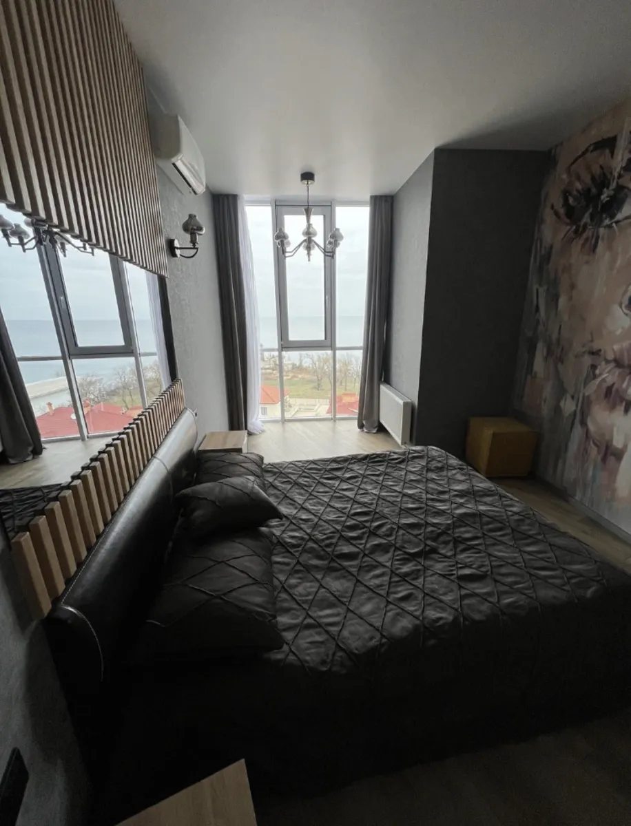 Apartments for sale. 1 room, 51 m², 9th floor/11 floors. 1, Vannyy per., Odesa. 