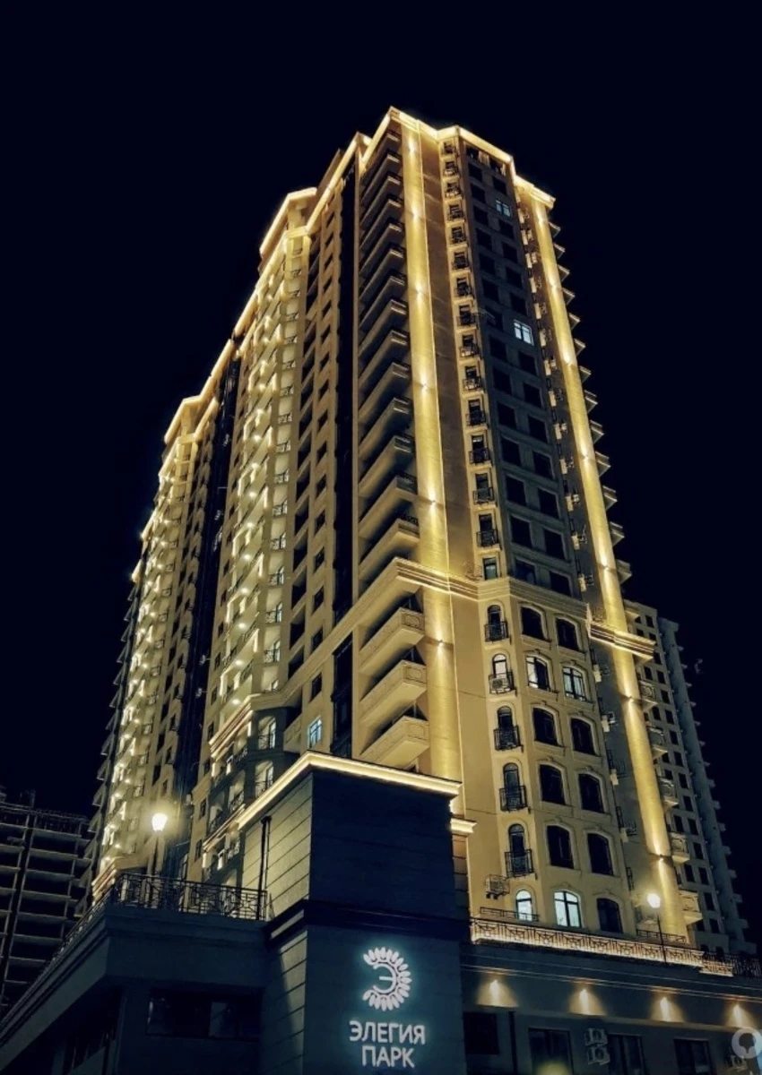 Apartments for sale. 3 rooms, 82 m², 18 floor/24 floors. 1, Henuezskaya ul., Odesa. 