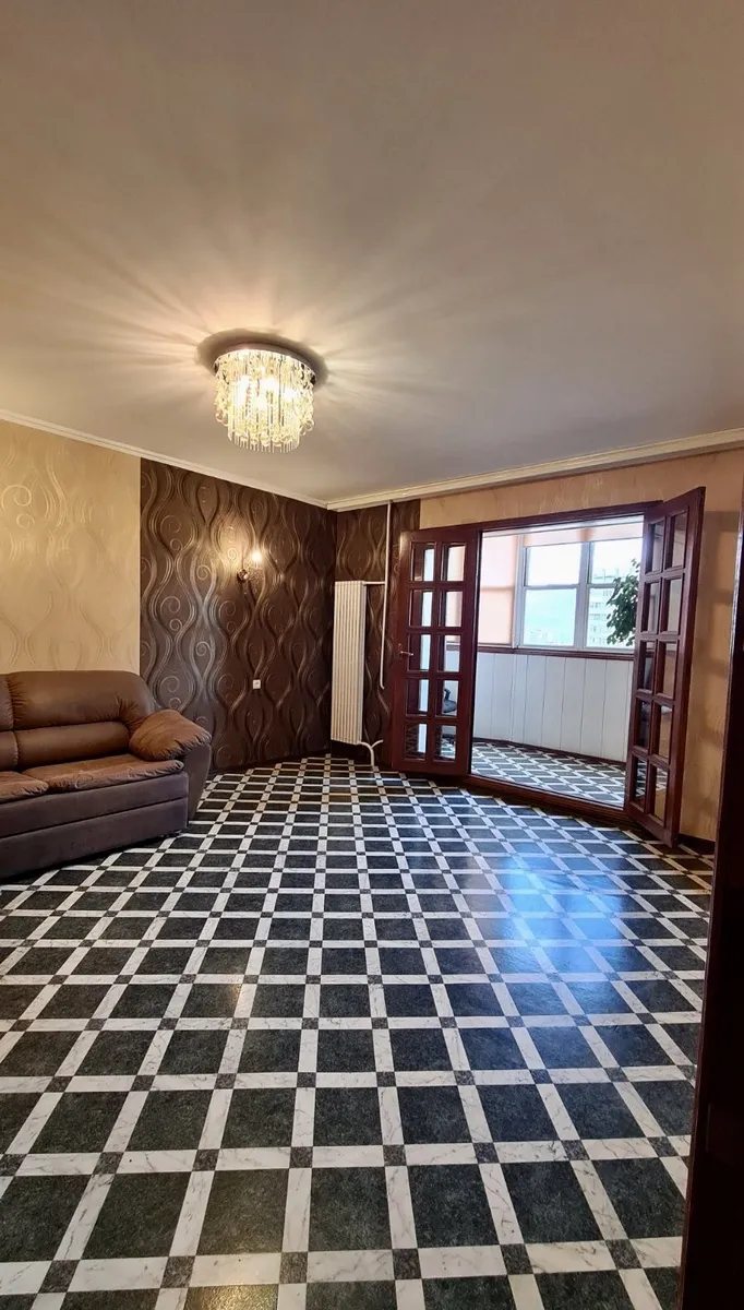 Apartments for sale. 4 rooms, 85 m², 11 floor/12 floors. 116, Dobrovolskoho pr., Odesa. 