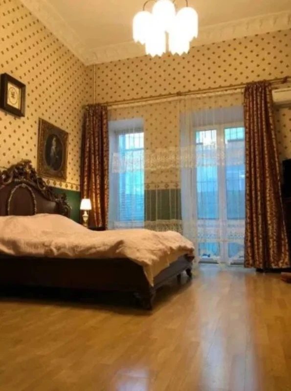 Продаж квартири. 4 rooms, 160 m², 2nd floor/3 floors. 11, Гаванная ул., Одеса. 