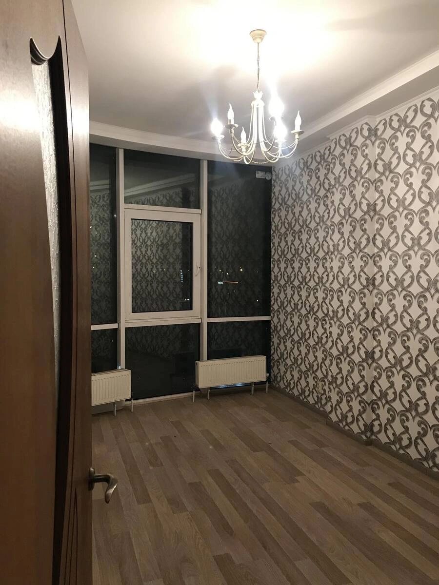 Apartments for sale. 1 room, 43 m², 3rd floor/18 floors. 1, Zhemchuzhnaya ul., Odesa. 