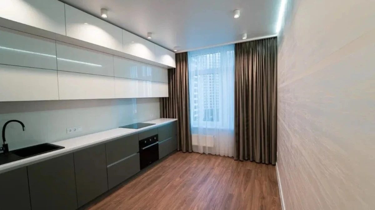 Apartments for sale. 1 room, 40 m², 9th floor/25 floors. Kamanyna ul., Odesa. 