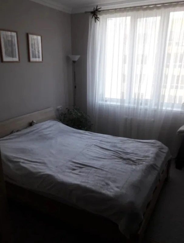 Apartments for sale. 2 rooms, 52 m², 16 floor/17 floors. Vylyamsa ul., Odesa. 