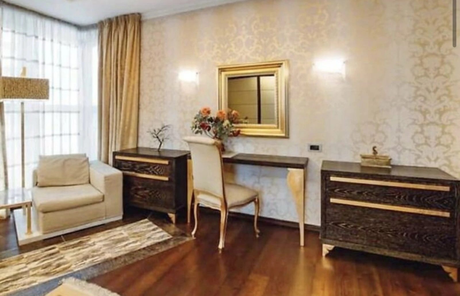 Apartments for sale. 4 rooms, 212 m², 3rd floor/6 floors. 2, Uspenskaya ul., Odesa. 