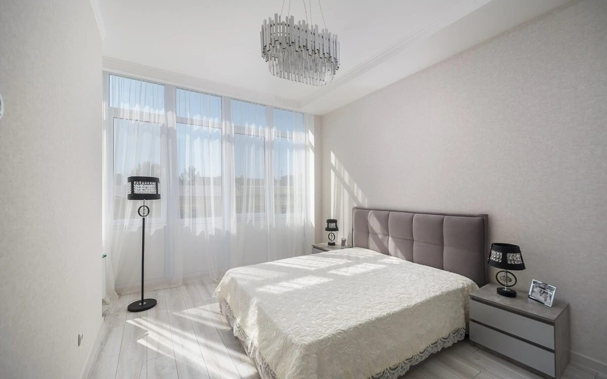 Продаж квартири. 2 rooms, 60 m², 15 floor/24 floors. 16, Каманина ул., Одеса. 