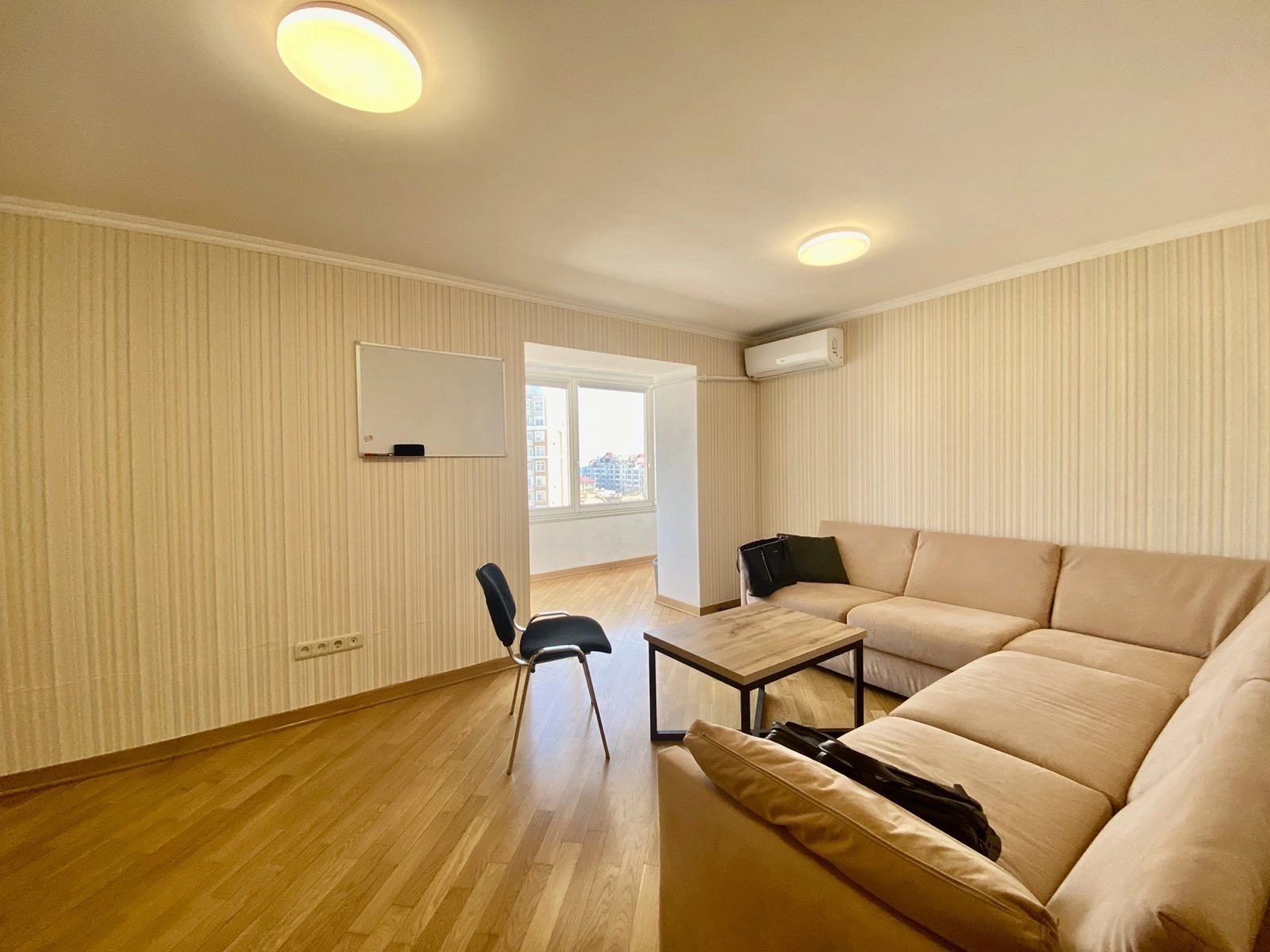 Продаж квартири. 3 rooms, 209 m², 9th floor/9 floors. 2, Довженко ул., Одеса. 