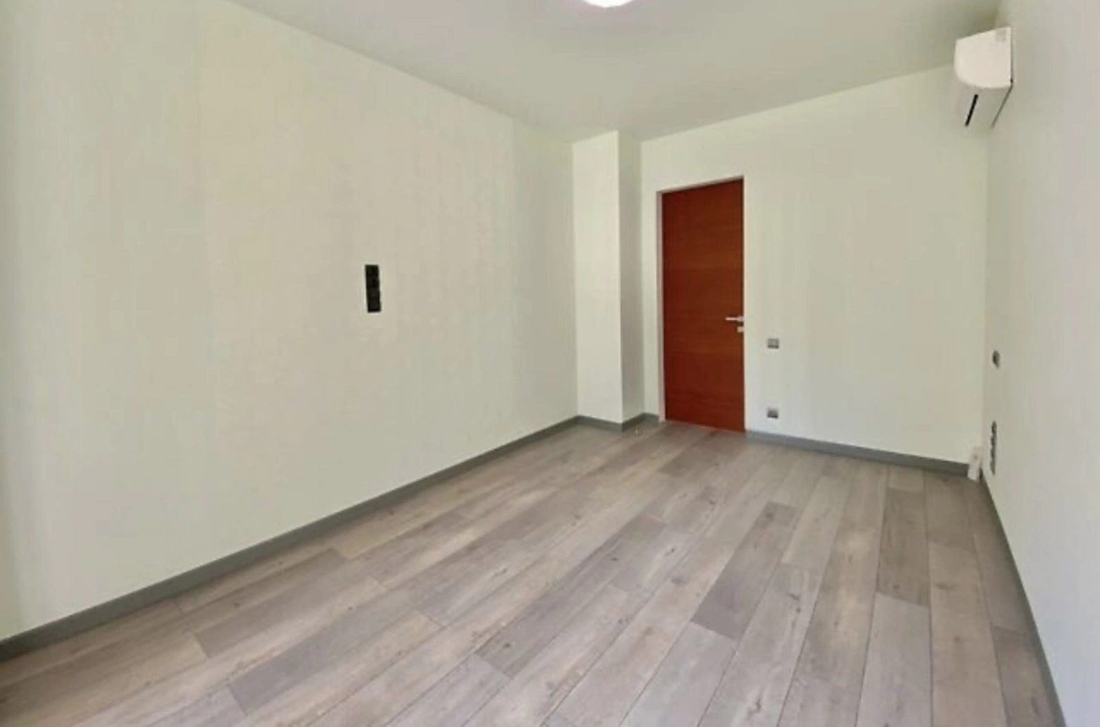 Apartments for sale. 3 rooms, 155 m², 6th floor/10 floors. 13, Otradnaya ul., Odesa. 