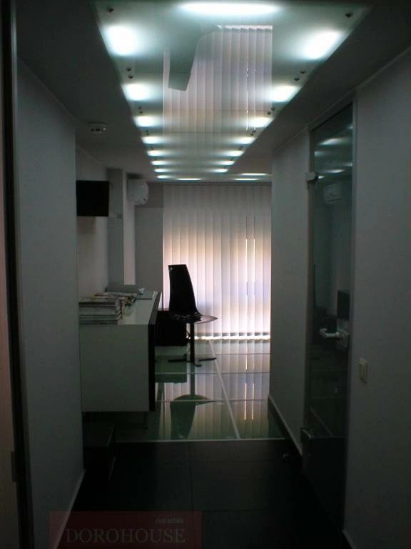 Office for sale. 3 rooms, 131 m², 1st floor/24 floors. 14, Feodosiyskiy 14, Kyiv. 