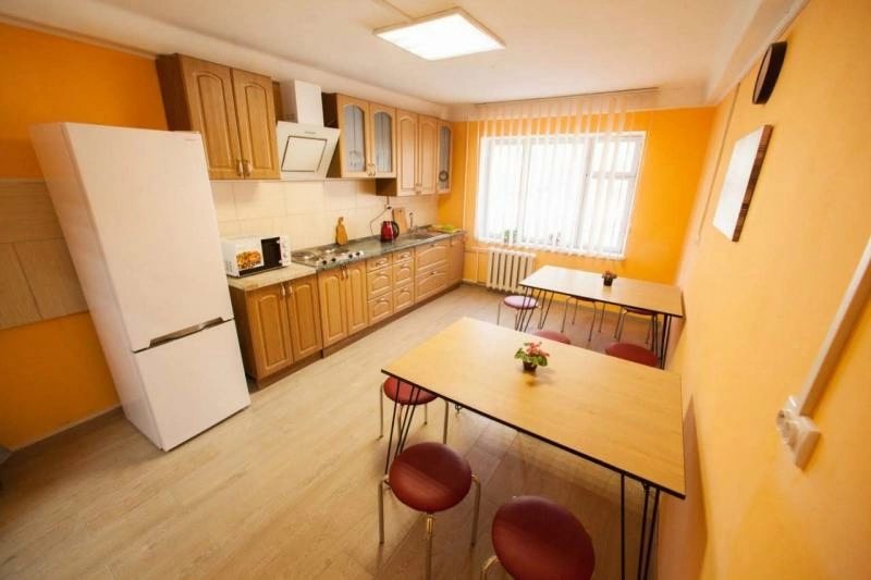 Apartment for rent. 10 rooms, 200 m², 1st floor/2 floors. 19, Novopecherskiy 19, Kyiv. 