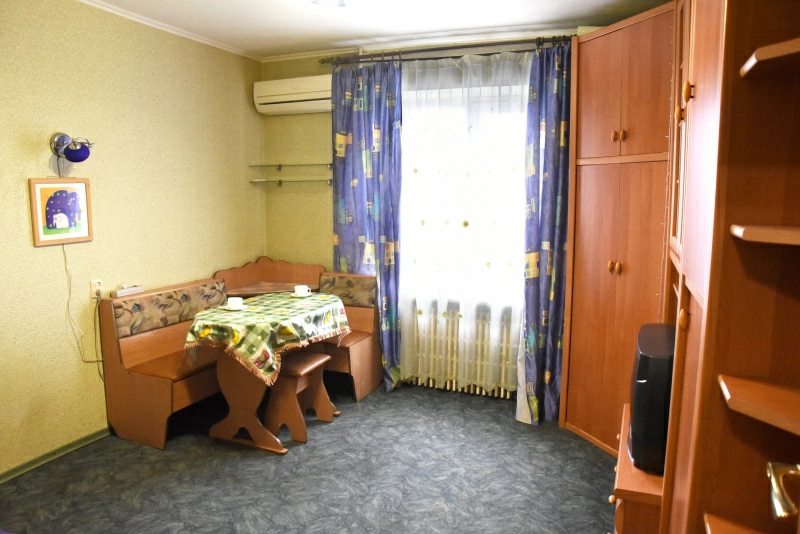 Apartments for sale. 1 room, 18 m², 8th floor/9 floors. 2, Zalyutynskaya, Kharkiv. 