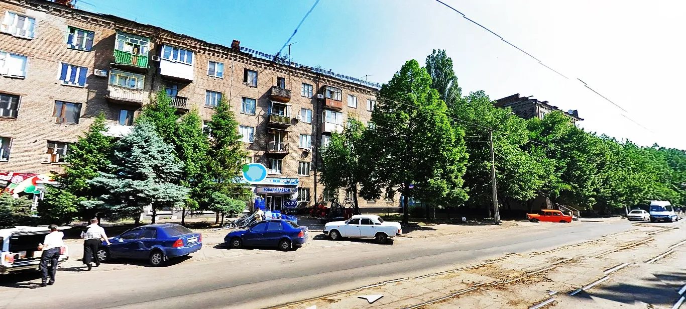 Apartment for rent. 3 rooms, 78 m², 4th floor/5 floors. 11, Sobornosty, Kryvyy Rih. 