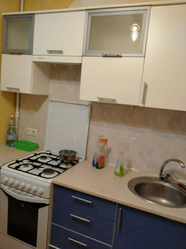 Apartment for rent. 1 room, 26 m², 3rd floor/9 floors. 29, Ul. Hvardeytsev Shyronyntsev, Kharkiv. 